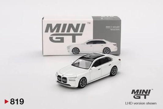 Mini GT BMW i7 x Drive60 Mineral White